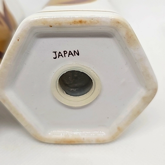 Japan Romano by Misasa Tarra Stone Vintage Salt & Pepper Shakers - Picture 8 of 8